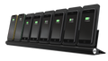 udoq 700 PRO Ladestation schwarz mit 8 Wireless Ladeplätzen für Unternehmen und Organisationen aus Aluminium