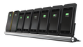 udoq 700 PRO Ladestation silber mit 8 Wireless Ladeplätzen und Aluminium Ladedock für Unternehmen und Organisationen.