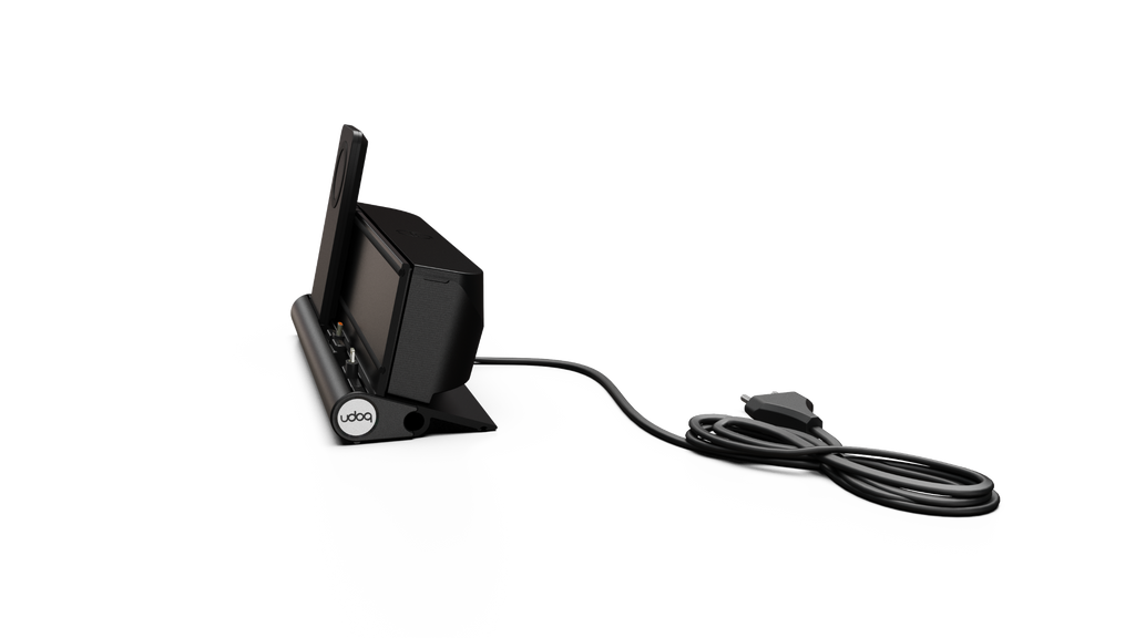 udoq 250 PREMIUM schwarz - 4 fach Ladestation gefräst und eloxiert aus solidem Aluminium. Exklusives Design mit patentierten verschiebbaren Anschlüssen. Lade platzsparend alle iPad, iPhone, AirPods, Apple Watch und Android Geräte mit bis zu 136W.