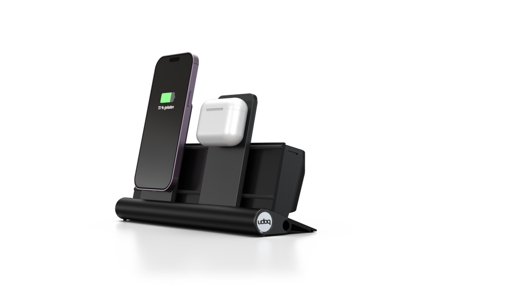 udoq 250 MAGNETIC schwarz - 4 fach Ladestation gefräst und eloxiert aus solidem Aluminium. Exklusives Design mit patentierten verschiebbaren Anschlüssen. Lade platzsparend alle iPad, iPhone, AirPods, Apple Watch und Android Geräte mit bis zu 136W.