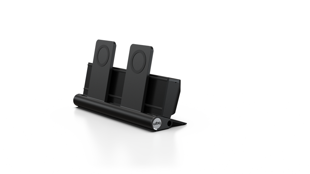 udoq 250 MAGNETIC schwarz - 4 fach Ladestation gefräst und eloxiert aus solidem Aluminium. Exklusives Design mit patentierten verschiebbaren Anschlüssen. Lade platzsparend alle iPad, iPhone, AirPods, Apple Watch und Android Geräte mit bis zu 136W.