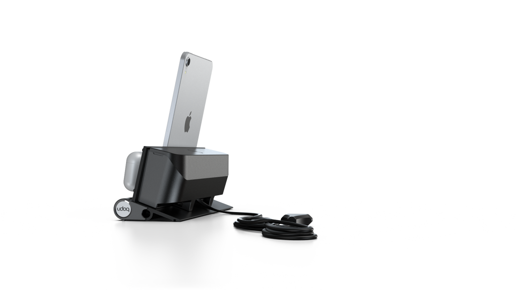 udoq 250 STARTER schwarz - 5 fach Ladestation gefräst und eloxiert aus solidem Aluminium. Exklusives Design mit patentierten verschiebbaren Anschlüssen. Lade platzsparend alle iPad, iPhone, AirPods, Apple Watch und Android Geräte mit bis zu 136W.