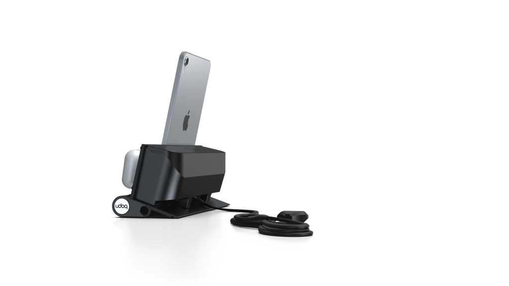 udoq 250 STARTER schwarz - 5 fach Ladestation gefräst und eloxiert aus solidem Aluminium. Exklusives Design mit patentierten verschiebbaren Anschlüssen. Lade platzsparend alle iPad, iPhone, AirPods, Apple Watch und Android Geräte mit bis zu 136W.