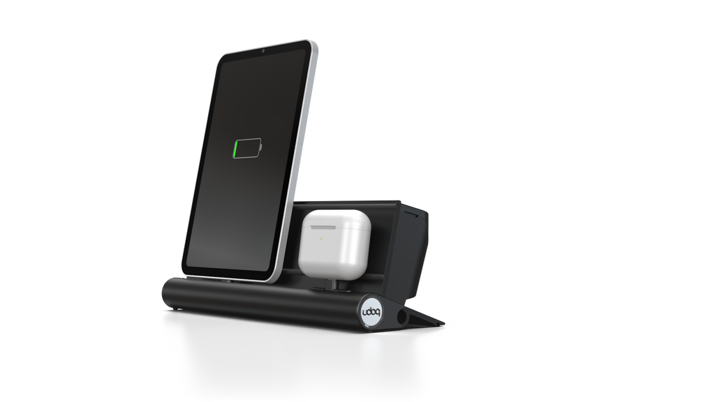 udoq 250 STARTER schwarz - 5 fach Ladestation gefräst und eloxiert aus solidem Aluminium. Exklusives Design mit patentierten verschiebbaren Anschlüssen. Lade platzsparend alle iPad, iPhone, AirPods, Apple Watch und Android Geräte mit bis zu 136W.