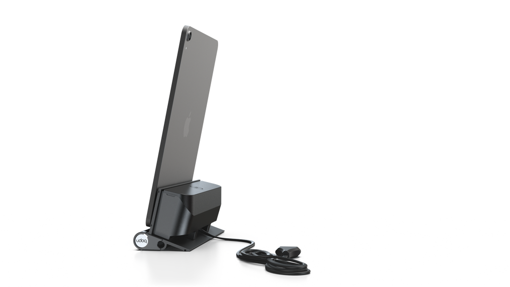udoq 250 TABLET USB-C schwarz - 1 fach Ladestation gefräst und eloxiert aus solidem Aluminium. Exklusives Design mit patentierten verschiebbaren Anschlüssen. Lade platzsparend alle iPad, iPhone, AirPods, Apple Watch und Android Geräte mit bis zu 136W.