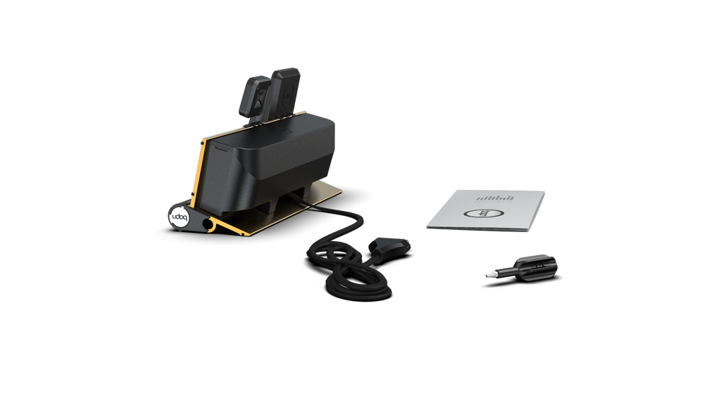 udoq 250 PREMIUM WATCH Ladestation gold - 3 fach Ladestation gefräst und eloxiert aus solidem Aluminium. Exklusives Design mit patentierten verschiebbaren Anschlüssen. Lade platzsparend alle iPad, iPhone, AirPods, Apple Watch und Android Geräte mit bis zu 136W.