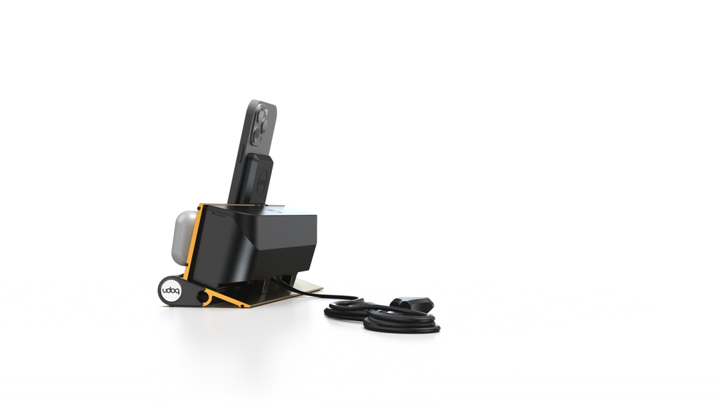 udoq 250 PREMIUM gold - 2 fach Ladestation gefräst und eloxiert aus solidem Aluminium. Exklusives Design mit patentierten verschiebbaren Anschlüssen. Lade platzsparend alle iPad, iPhone, AirPods, Apple Watch und Android Geräte mit bis zu 136W.