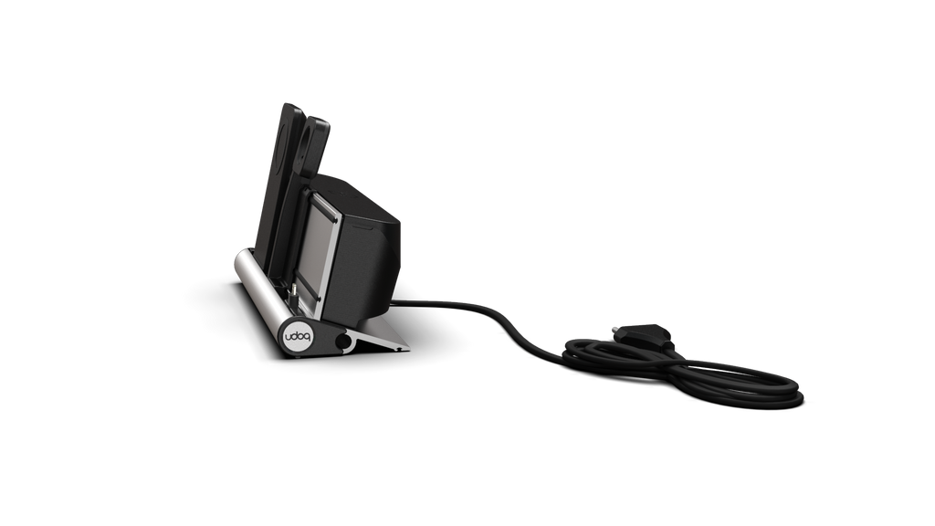 udoq 250 PREMIUM WATCH Ladestation silber - 3 fach Ladestation gefräst und eloxiert aus solidem Aluminium. Exklusives Design mit patentierten verschiebbaren Anschlüssen. Lade platzsparend alle iPad, iPhone, AirPods, Apple Watch und Android Geräte mit bis zu 136W.