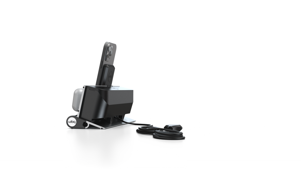 udoq 250 PREMIUM silber - 2 fach Ladestation gefräst und eloxiert aus solidem Aluminium. Exklusives Design mit patentierten verschiebbaren Anschlüssen. Lade platzsparend alle iPad, iPhone, AirPods, Apple Watch und Android Geräte mit bis zu 136W.