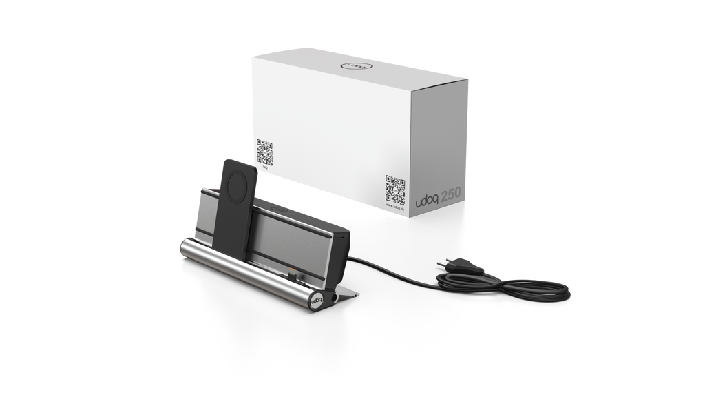 udoq 250 PREMIUM silber - 2 fach Ladestation gefräst und eloxiert aus solidem Aluminium. Exklusives Design mit patentierten verschiebbaren Anschlüssen. Lade platzsparend alle iPad, iPhone, AirPods, Apple Watch und Android Geräte mit bis zu 136W.