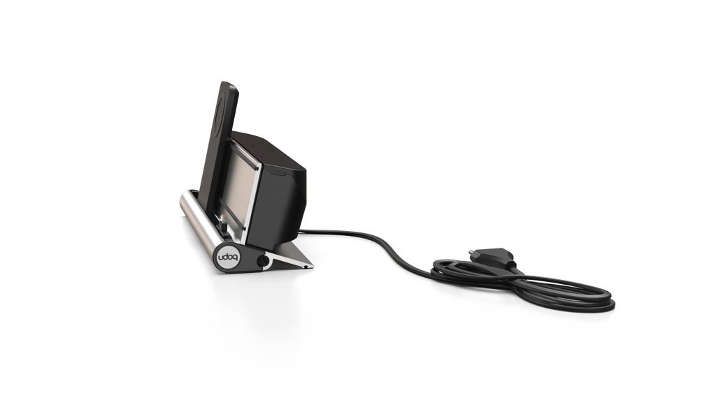 udoq 250 PREMIUM silber - 2 fach Ladestation gefräst und eloxiert aus solidem Aluminium. Exklusives Design mit patentierten verschiebbaren Anschlüssen. Lade platzsparend alle iPad, iPhone, AirPods, Apple Watch und Android Geräte mit bis zu 136W.
