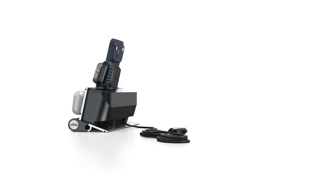udoq 250 PREMIUM WATCH Ladestation silber - 3 fach Ladestation gefräst und eloxiert aus solidem Aluminium. Exklusives Design mit patentierten verschiebbaren Anschlüssen. Lade platzsparend alle iPad, iPhone, AirPods, Apple Watch und Android Geräte mit bis zu 136W.
