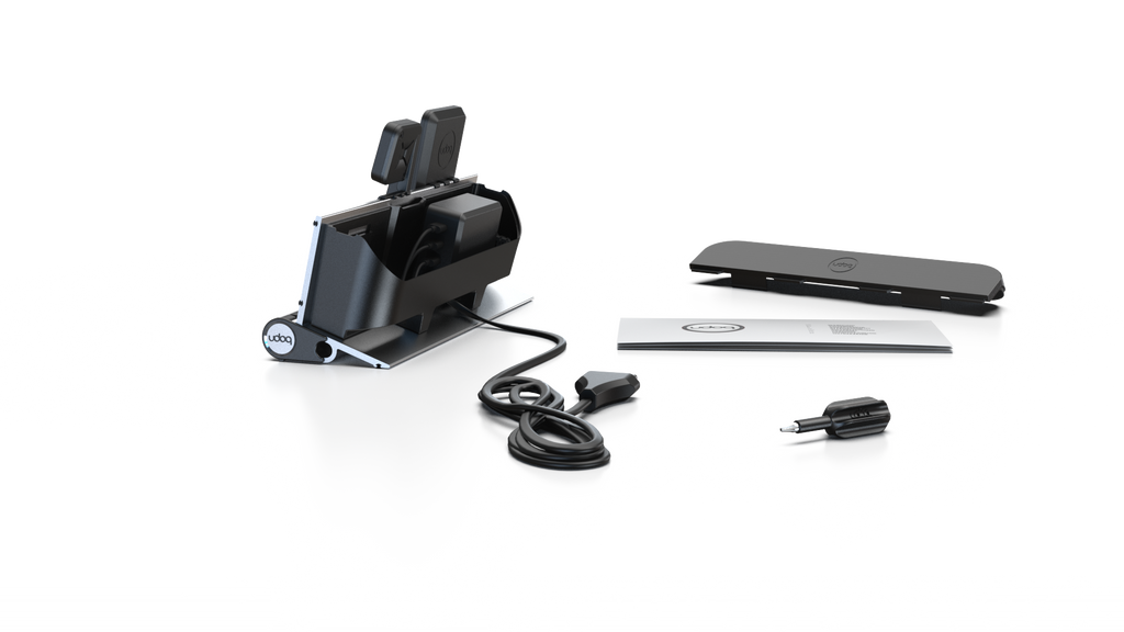 udoq 250 PREMIUM WATCH Ladestation silber - 3 fach Ladestation gefräst und eloxiert aus solidem Aluminium. Exklusives Design mit patentierten verschiebbaren Anschlüssen. Lade platzsparend alle iPad, iPhone, AirPods, Apple Watch und Android Geräte mit bis zu 136W.
