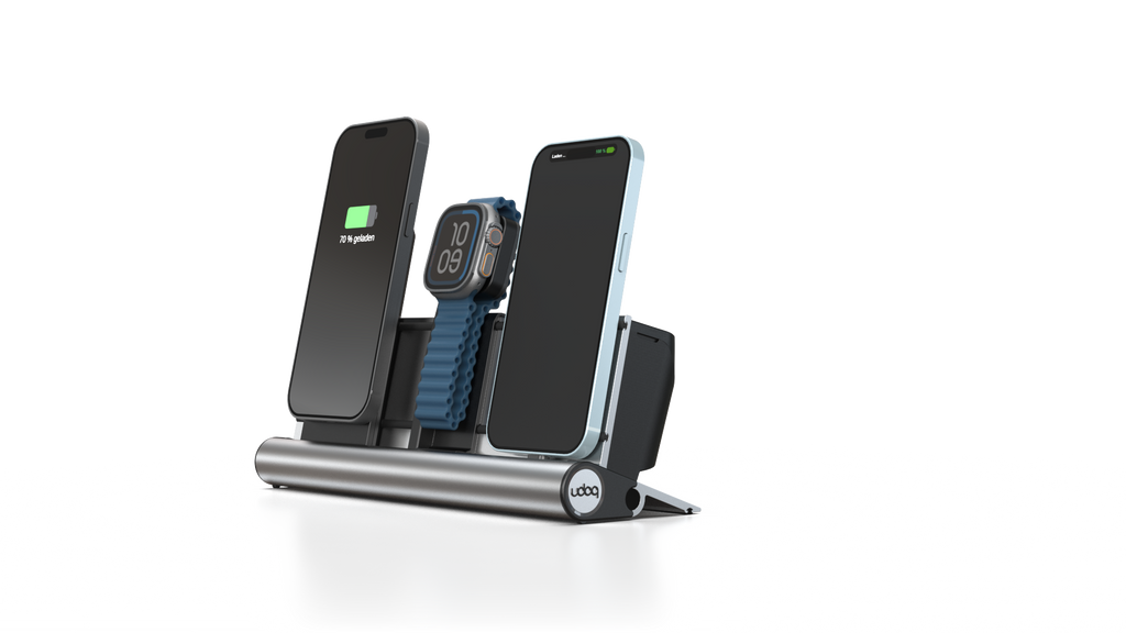 udoq 250 PREMIUM WATCH Ladestation silber - 3 fach Ladestation gefräst und eloxiert aus solidem Aluminium. Exklusives Design mit patentierten verschiebbaren Anschlüssen. Lade platzsparend alle iPad, iPhone, AirPods, Apple Watch und Android Geräte mit bis zu 136W.