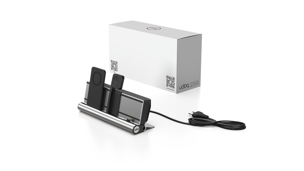 udoq 250 PREMIUM WATCH Ladestation silber - 3 fach Ladestation gefräst und eloxiert aus solidem Aluminium. Exklusives Design mit patentierten verschiebbaren Anschlüssen. Lade platzsparend alle iPad, iPhone, AirPods, Apple Watch und Android Geräte mit bis zu 136W.
