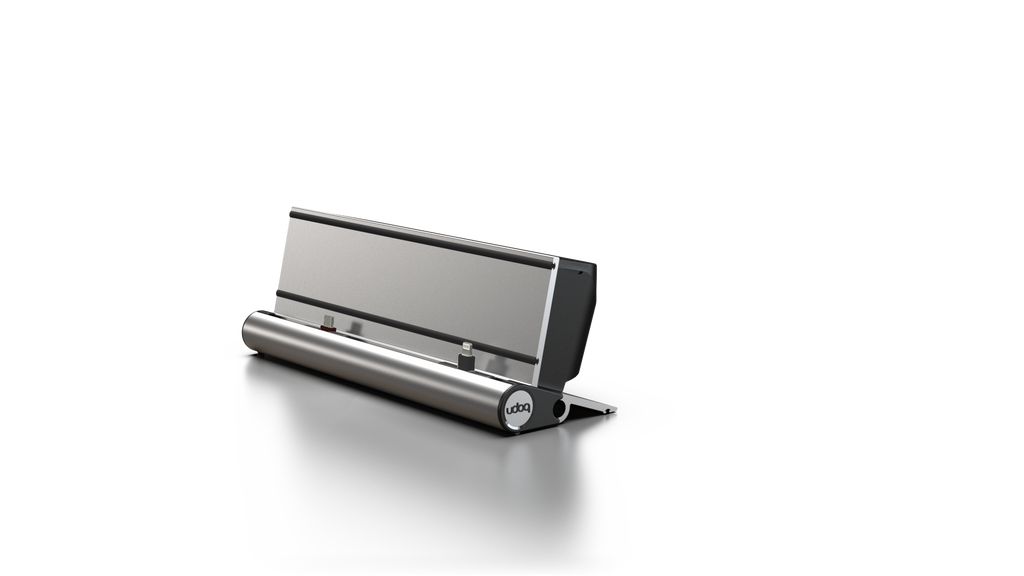 udoq 250 STARTER silber - 5 fach Ladestation gefräst und eloxiert aus solidem Aluminium. Exklusives Design mit patentierten verschiebbaren Anschlüssen. Lade platzsparend alle iPad, iPhone, AirPods, Apple Watch und Android Geräte mit bis zu 136W.