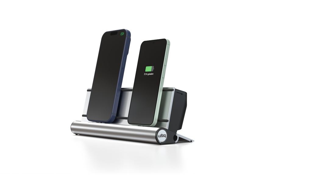 udoq 250 STARTER silber - 5 fach Ladestation gefräst und eloxiert aus solidem Aluminium. Exklusives Design mit patentierten verschiebbaren Anschlüssen. Lade platzsparend alle iPad, iPhone, AirPods, Apple Watch und Android Geräte mit bis zu 136W.