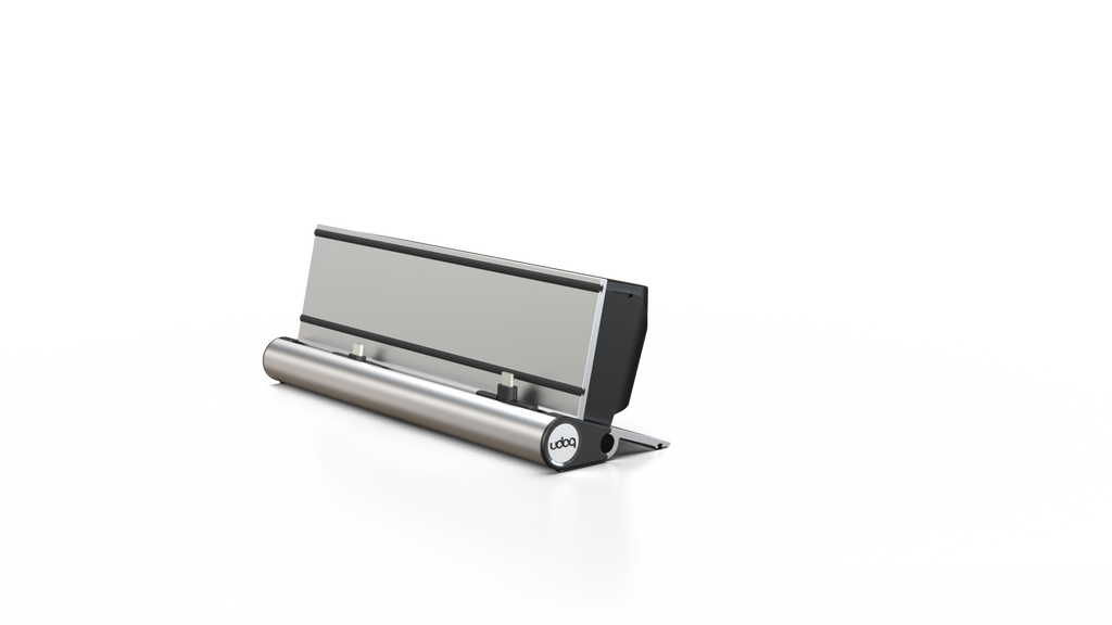udoq 250 STARTER silber - 5 fach Ladestation gefräst und eloxiert aus solidem Aluminium. Exklusives Design mit patentierten verschiebbaren Anschlüssen. Lade platzsparend alle iPad, iPhone, AirPods, Apple Watch und Android Geräte mit bis zu 136W.