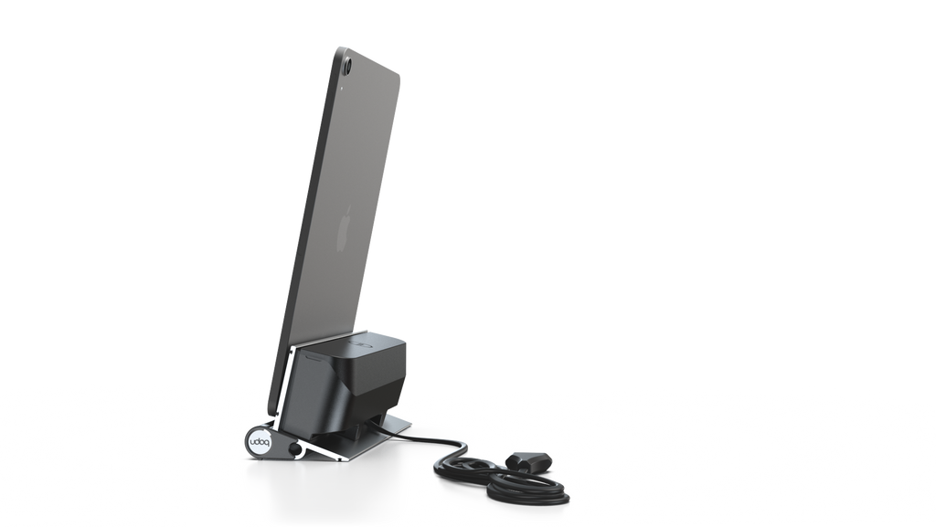 udoq 250 TABLET USB-C silber - 1 fach Ladestation gefräst und eloxiert aus solidem Aluminium. Exklusives Design mit patentierten verschiebbaren Anschlüssen. Lade platzsparend alle iPad, iPhone, AirPods, Apple Watch und Android Geräte mit bis zu 136W.