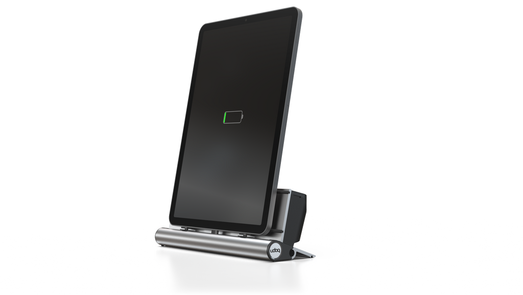 udoq 250 TABLET USB-C silber - 1 fach Ladestation gefräst und eloxiert aus solidem Aluminium. Exklusives Design mit patentierten verschiebbaren Anschlüssen. Lade platzsparend alle iPad, iPhone, AirPods, Apple Watch und Android Geräte mit bis zu 136W.