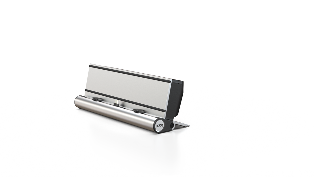 udoq 250 TABLET USB-C silber - 1 fach Ladestation gefräst und eloxiert aus solidem Aluminium. Exklusives Design mit patentierten verschiebbaren Anschlüssen. Lade platzsparend alle iPad, iPhone, AirPods, Apple Watch und Android Geräte mit bis zu 136W.