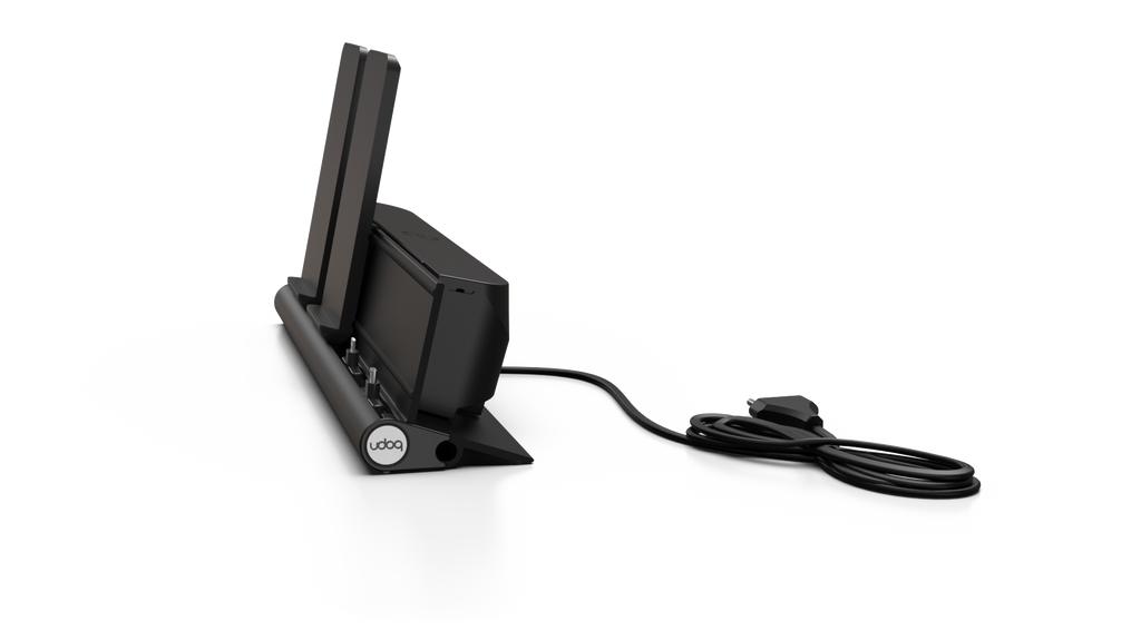 udoq 400 Wireless schwarz - 4 fach Ladestation gefräst und eloxiert aus solidem Aluminium. Exklusives Design mit patentierten verschiebbaren Anschlüssen. Lade platzsparend alle iPad, iPhone, AirPods, Apple Watch und Android Geräte mit bis zu 136W.