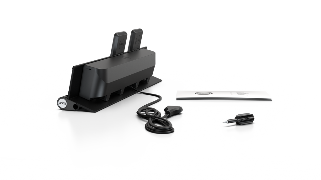 udoq 400 MAGNETIC schwarz - 4 fach Ladestation gefräst und eloxiert aus solidem Aluminium. Exklusives Design mit patentierten verschiebbaren Anschlüssen. Lade platzsparend alle iPad, iPhone, AirPods, Apple Watch und Android Geräte mit bis zu 136W.