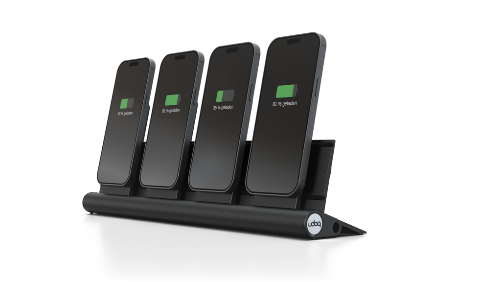 udoq 400 PRO MAGNETIC schwarz - 4 fach Ladestation gefräst und eloxiert aus solidem Aluminium. Mit 4 Magnetic MagSafe Adaptern für 4 iPhones.
