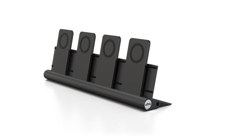 udoq 400 PRO MAGNETIC schwarz - 4 fach Ladestation gefräst und eloxiert aus solidem Aluminium. Mit 4 Magnetic MagSafe Adaptern für 4 iPhones.