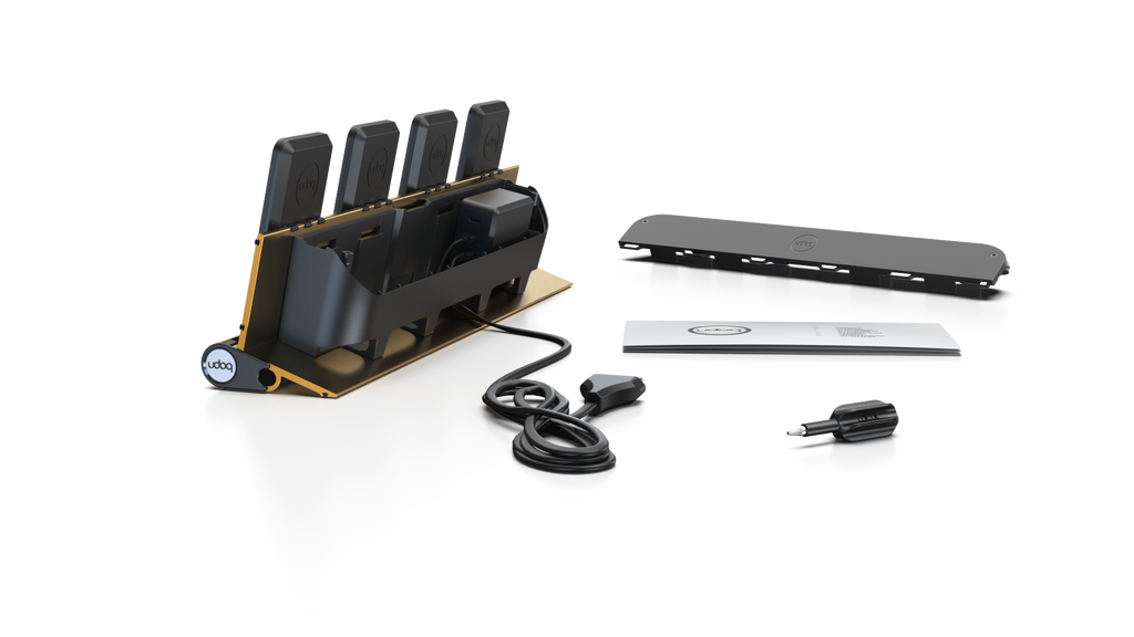 udoq 400 PRO MAGNETIC gold - 4 fach Ladestation gefräst und eloxiert aus solidem Aluminium. Mit 4 Magnetic MagSafe Adaptern für 4 iPhones.