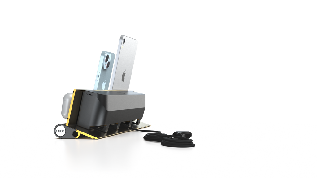 udoq 400 STARTER gold - 5 fach Ladestation gefräst und eloxiert aus solidem Aluminium. Exklusives Design mit patentierten verschiebbaren Anschlüssen. Lade platzsparend alle iPad, iPhone, AirPods, Apple Watch und Android Geräte mit bis zu 136W.