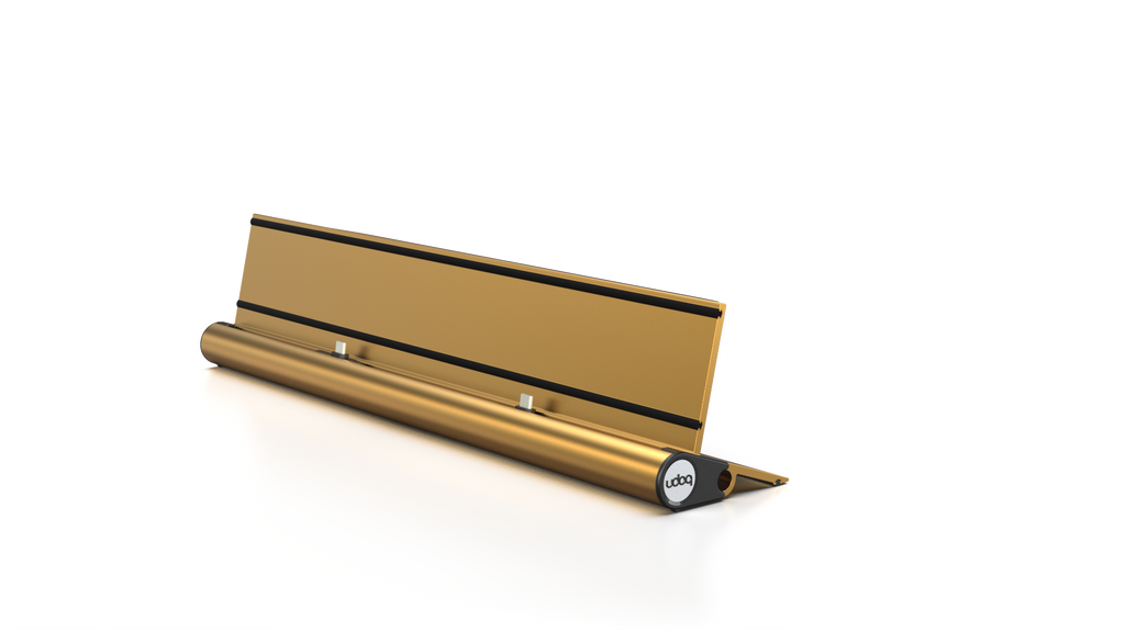 udoq 400 STARTER gold - 2 fach Ladestation gefräst und eloxiert aus solidem Aluminium. Exklusives Design mit patentierten verschiebbaren Anschlüssen. Lade platzsparend alle iPad, iPhone, AirPods, Apple Watch und Android Geräte mit bis zu 136W.