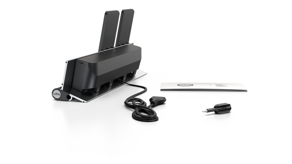 udoq 400 Wireless silber - 4 fach Ladestation gefräst und eloxiert aus solidem Aluminium. Exklusives Design mit patentierten verschiebbaren Anschlüssen. Lade platzsparend alle iPad, iPhone, AirPods, Apple Watch und Android Geräte mit bis zu 136W.