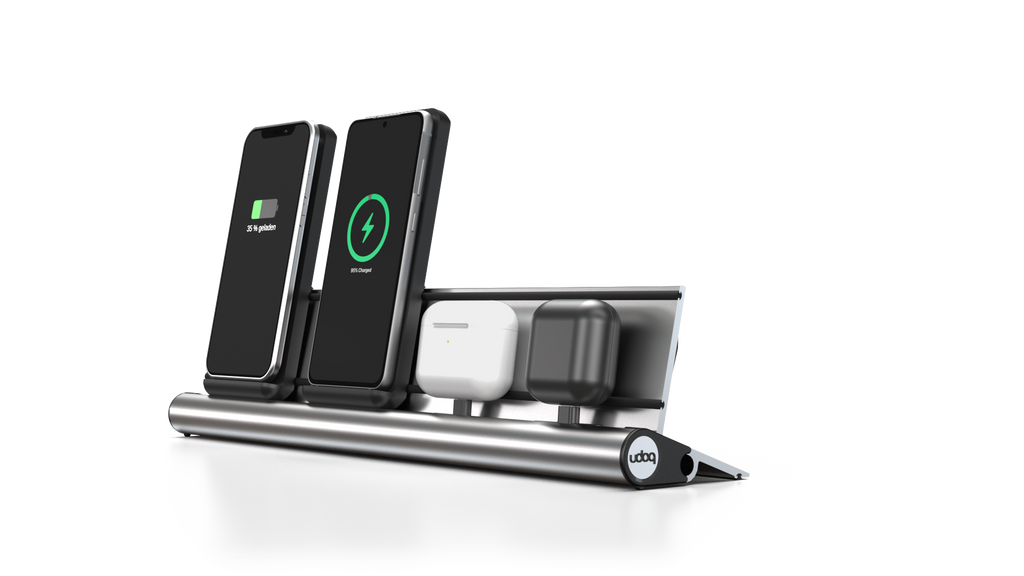 udoq 400 Wireless silber - 4 fach Ladestation gefräst und eloxiert aus solidem Aluminium. Exklusives Design mit patentierten verschiebbaren Anschlüssen. Lade platzsparend alle iPad, iPhone, AirPods, Apple Watch und Android Geräte mit bis zu 136W.