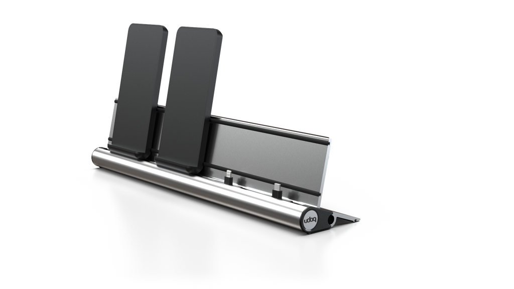 udoq 400 Wireless silber - 4 fach Ladestation gefräst und eloxiert aus solidem Aluminium. Exklusives Design mit patentierten verschiebbaren Anschlüssen. Lade platzsparend alle iPad, iPhone, AirPods, Apple Watch und Android Geräte mit bis zu 136W.