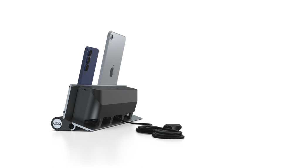 udoq 400 STARTER silber - 2 fach Ladestation gefräst und eloxiert aus solidem Aluminium. Exklusives Design mit patentierten verschiebbaren Anschlüssen. Lade platzsparend alle iPad, iPhone, AirPods, Apple Watch und Android Geräte mit bis zu 136W.