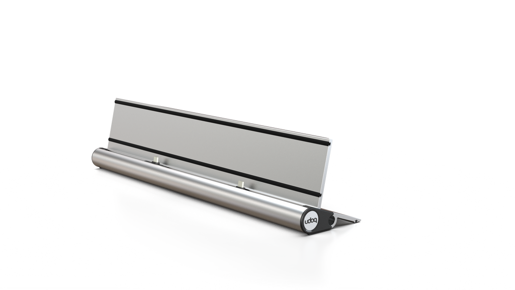 udoq 400 STARTER silber - 2 fach Ladestation gefräst und eloxiert aus solidem Aluminium. Exklusives Design mit patentierten verschiebbaren Anschlüssen. Lade platzsparend alle iPad, iPhone, AirPods, Apple Watch und Android Geräte mit bis zu 136W.