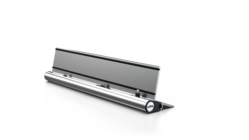 udoq 400 STARTER silber - 5 fach Ladestation gefräst und eloxiert aus solidem Aluminium. Exklusives Design mit patentierten verschiebbaren Anschlüssen. Lade platzsparend alle iPad, iPhone, AirPods, Apple Watch und Android Geräte mit bis zu 136W.