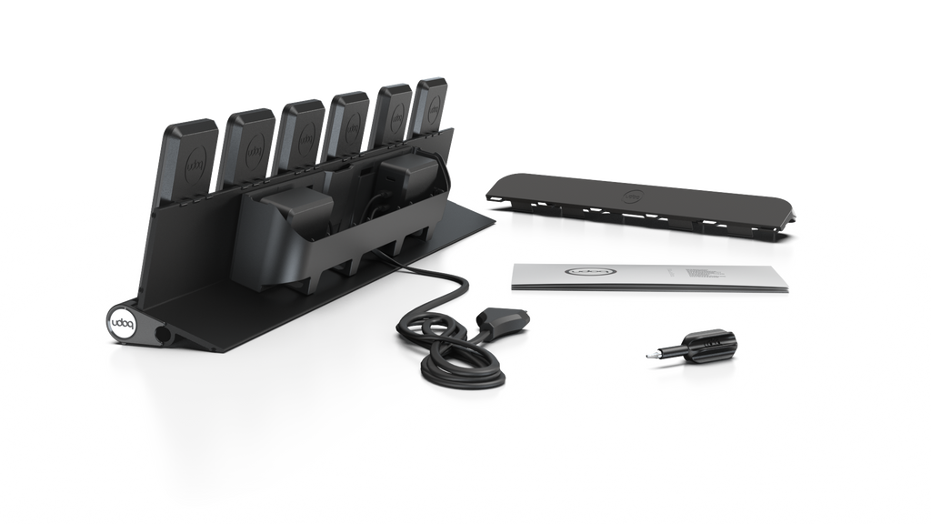 udoq 550 PRO schwarz - 6 fach Ladestation gefräst und eloxiert aus solidem Aluminium. Exklusives Design mit patentierten verschiebbaren Anschlüssen. Lade platzsparend alle iPhones und AirPods, Apple Watch und Android Geräte mit bis zu 136W.