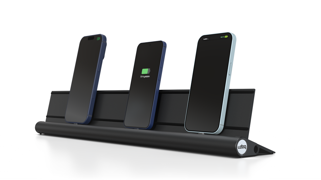 udoq 550 STARTER schwarz - 3 fach Ladestation gefräst und eloxiert aus solidem Aluminium. Exklusives Design mit patentierten verschiebbaren Anschlüssen. Lade platzsparend alle iPad, iPhone, AirPods, Apple Watch und Android Geräte mit bis zu 136W.