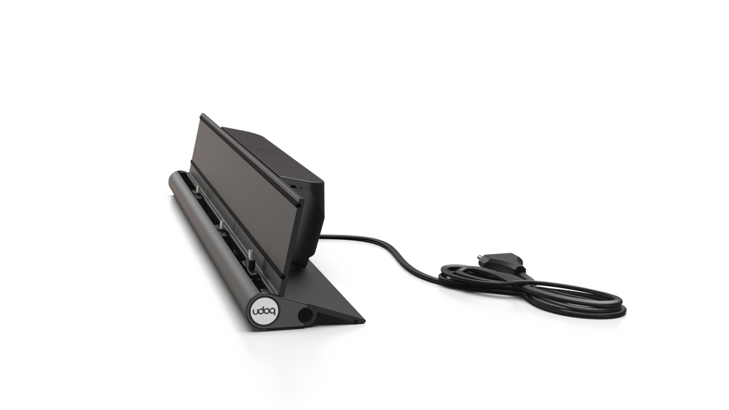 udoq 550 STARTER schwarz - 3 fach Ladestation gefräst und eloxiert aus solidem Aluminium. Exklusives Design mit patentierten verschiebbaren Anschlüssen. Lade platzsparend alle iPad, iPhone, AirPods, Apple Watch und Android Geräte mit bis zu 136W.