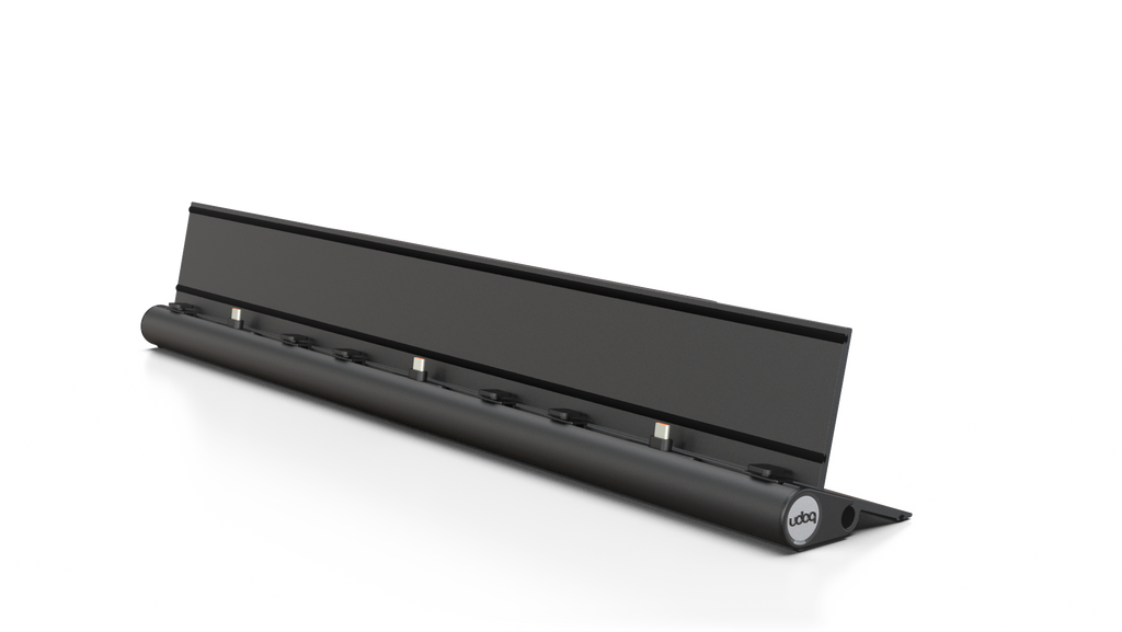 udoq 550 TABLET USB-C schwarz - 3 fach Ladestation gefräst und eloxiert aus solidem Aluminium. Exklusives Design mit patentierten verschiebbaren Anschlüssen. Lade platzsparend alle iPad, iPhone, AirPods, Apple Watch und Android Geräte mit bis zu 136W.