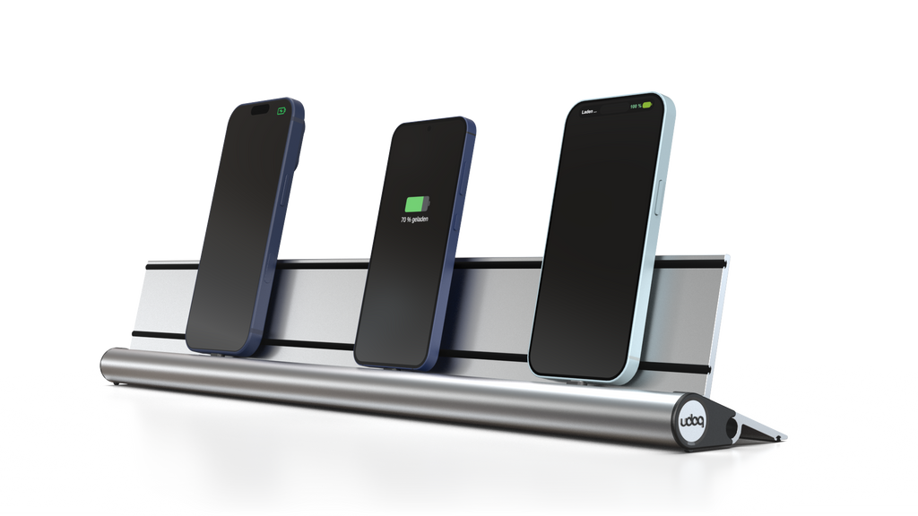 udoq 550 STARTER silber - 3 fach Ladestation gefräst und eloxiert aus solidem Aluminium. Exklusives Design mit patentierten verschiebbaren Anschlüssen. Lade platzsparend alle iPad, iPhone, AirPods, Apple Watch und Android Geräte mit bis zu 136W.