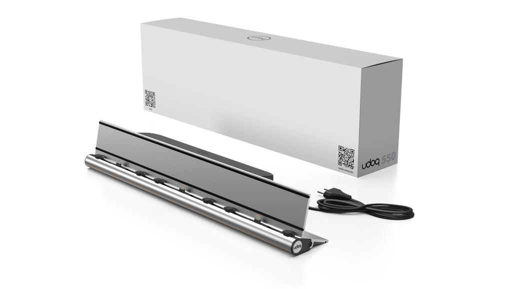 udoq 550 TABLET USB-C silber - 3 fach Ladestation gefräst und eloxiert aus solidem Aluminium. Exklusives Design mit patentierten verschiebbaren Anschlüssen. Lade platzsparend alle iPad, iPhone, AirPods, Apple Watch und Android Geräte mit bis zu 136W.