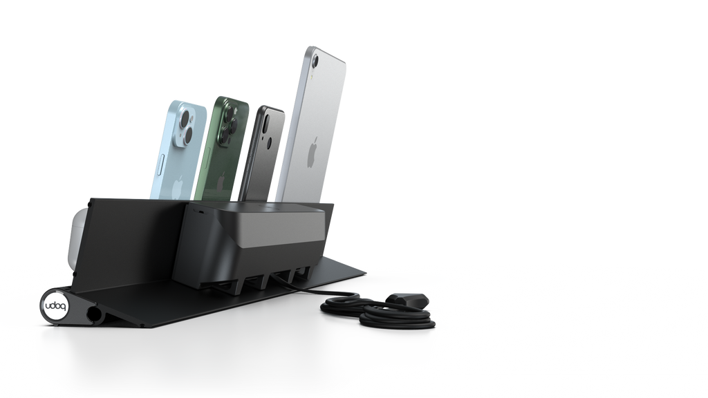 udoq 700 STARTER schwarz - 5 fach Ladestation gefräst und eloxiert aus solidem Aluminium. Exklusives Design mit patentierten verschiebbaren Anschlüssen. Lade platzsparend alle iPad, iPhone, AirPods, Apple Watch und Android Geräte mit bis zu 136W.