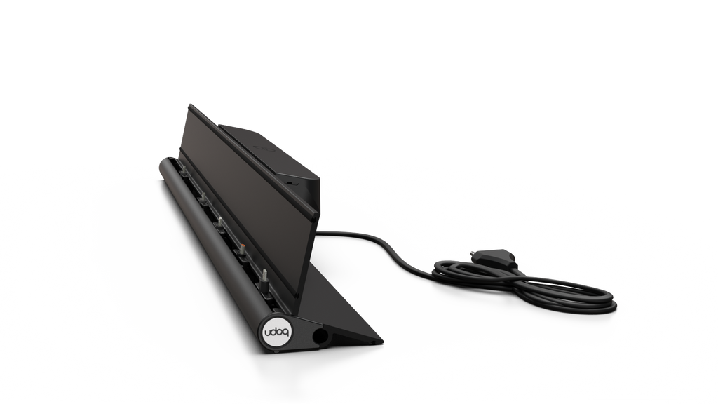 udoq 700 STARTER schwarz - 5 fach Ladestation gefräst und eloxiert aus solidem Aluminium. Exklusives Design mit patentierten verschiebbaren Anschlüssen. Lade platzsparend alle iPad, iPhone, AirPods, Apple Watch und Android Geräte mit bis zu 136W.