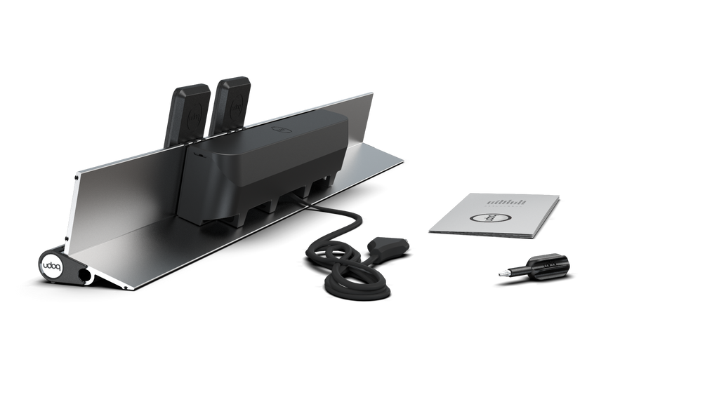 udoq 700 PREMIUM silber - 6 fach Ladestation gefräst und eloxiert aus solidem Aluminium. Exklusives Design mit patentierten verschiebbaren Anschlüssen. Lade platzsparend alle iPad, iPhone, AirPods, Apple Watch und Android Geräte mit bis zu 136W.