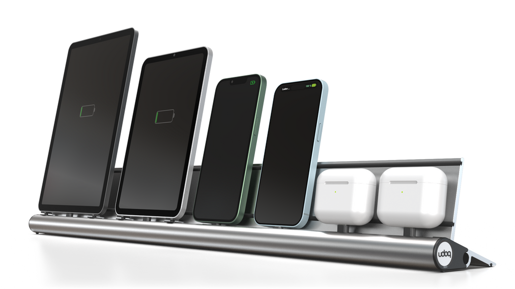 udoq 700 PREMIUM silber - 6 fach Ladestation gefräst und eloxiert aus solidem Aluminium. Exklusives Design mit patentierten verschiebbaren Anschlüssen. Lade platzsparend alle iPad, iPhone, AirPods, Apple Watch und Android Geräte mit bis zu 136W.