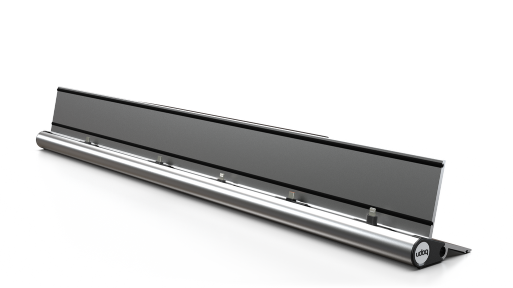 udoq 700 STARTER silber - 5 fach Ladestation gefräst und eloxiert aus solidem Aluminium. Exklusives Design mit patentierten verschiebbaren Anschlüssen. Lade platzsparend alle iPad, iPhone, AirPods, Apple Watch und Android Geräte mit bis zu 136W.